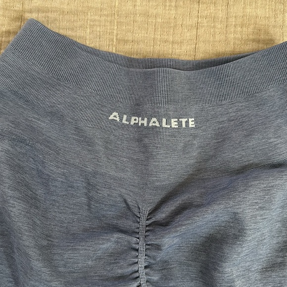 Alphalete Amplify shorts - Picture 2 of 5